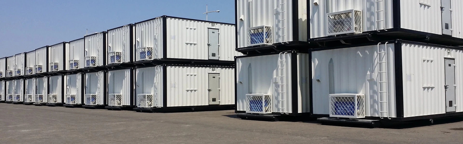 Conteneurs pr&eacute;fabriqu&eacute;s pour la vie publique